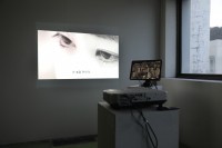 http://kartsfaa.ivyro.net/read/files/gimgs/th-495_지붕의-색을-정하지-못했기-때문에-_-가변설치-_-video-installation-_-6’50’’_-2018(1).jpg